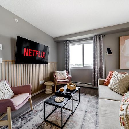 Peaceful Oasis Condo, Ac, Top Floor, Secure Ug Parking, Balcony, King Bed! Edmonton Esterno foto