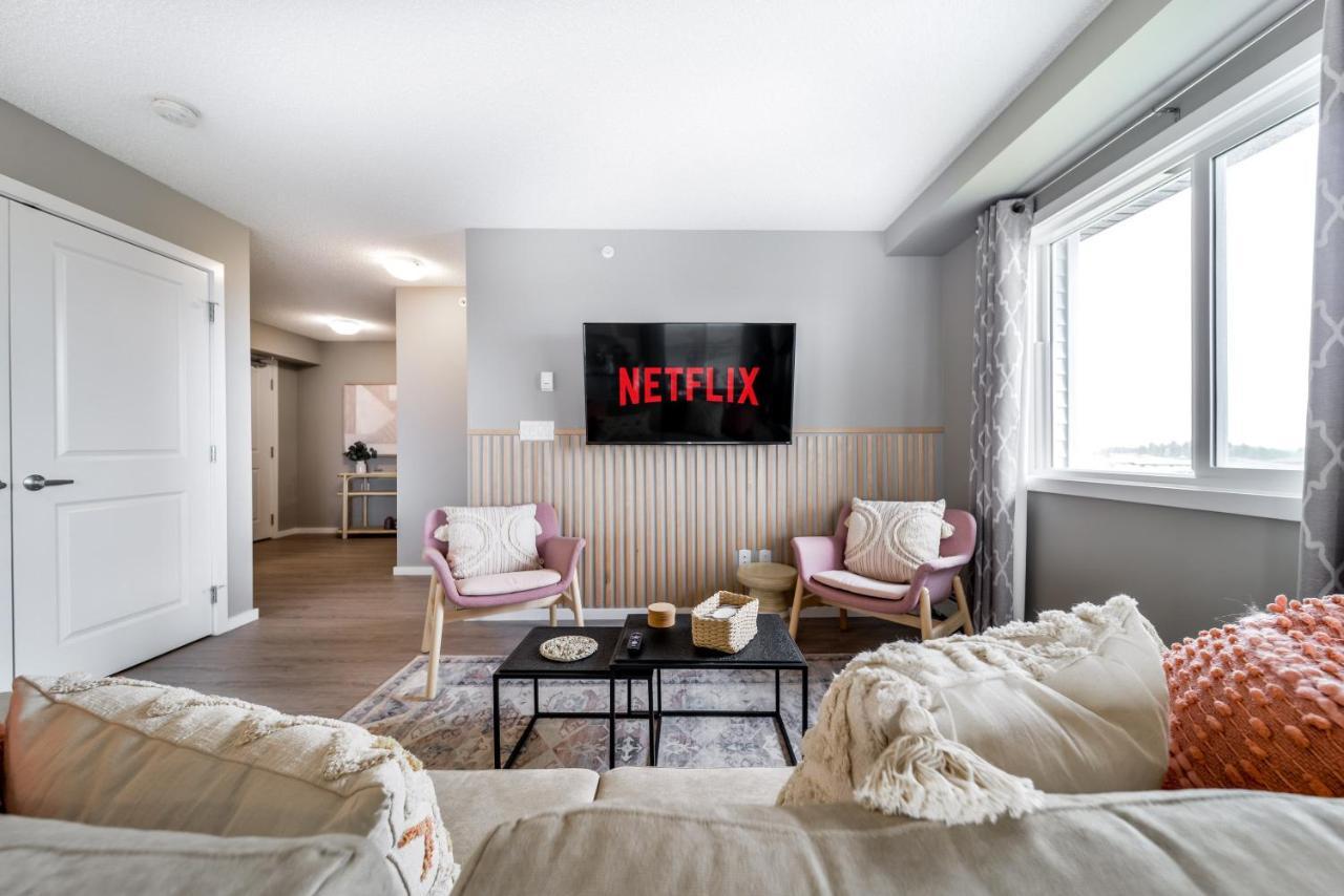 Peaceful Oasis Condo, Ac, Top Floor, Secure Ug Parking, Balcony, King Bed! Edmonton Esterno foto